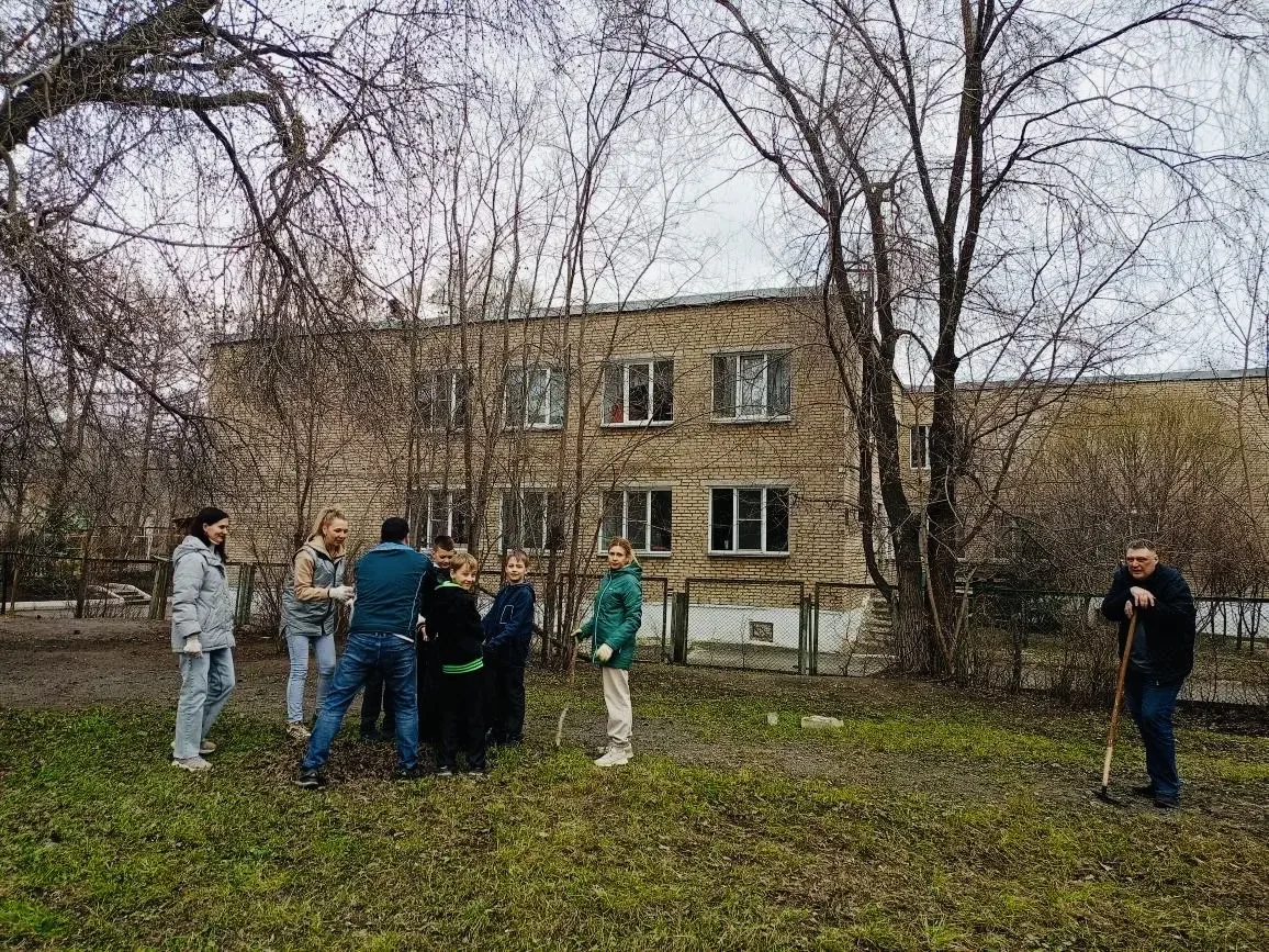 🧹Маленькие герои большого дела!  🤗Наши младшие лицеисты участвуют во Всероссийской акции «Зеленая ве