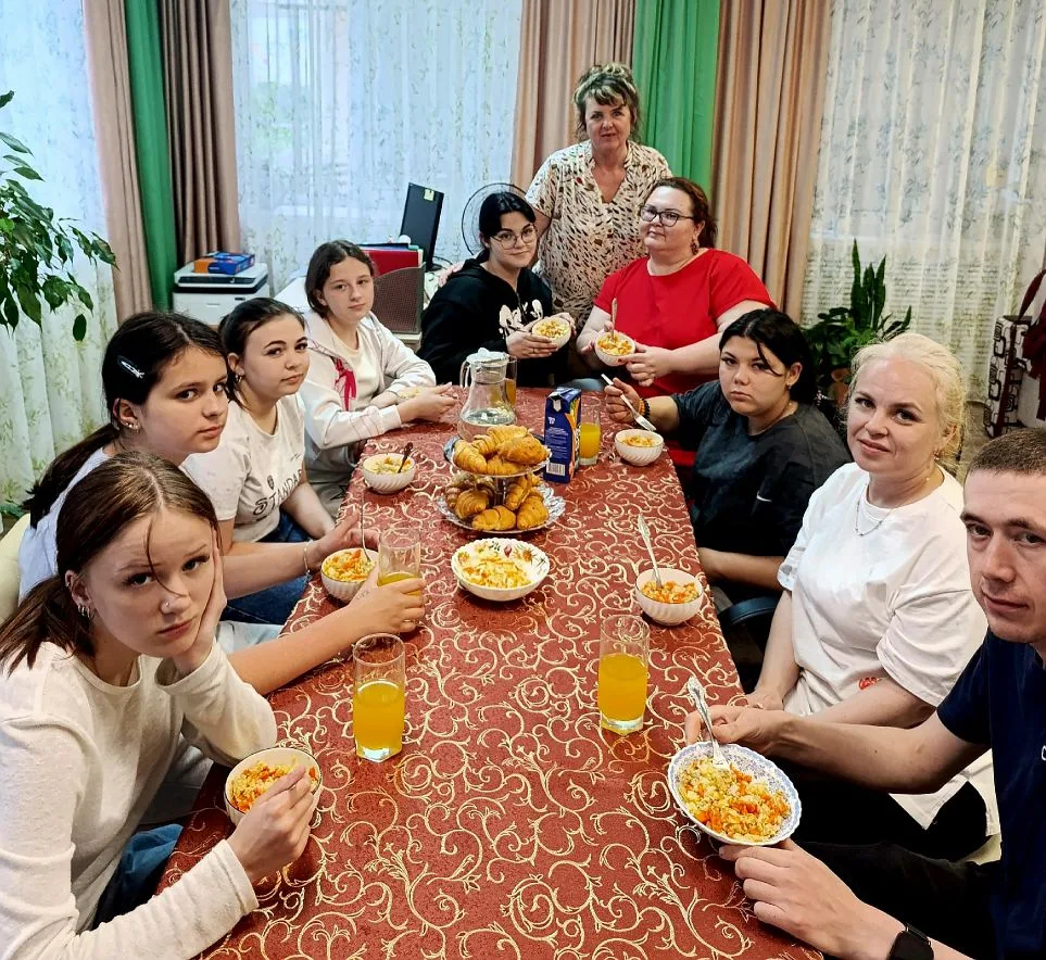 🍜Вечер восересенья в нашем центре был по-особенному теплым и вкусным! 
К воспитанницам центра в гос