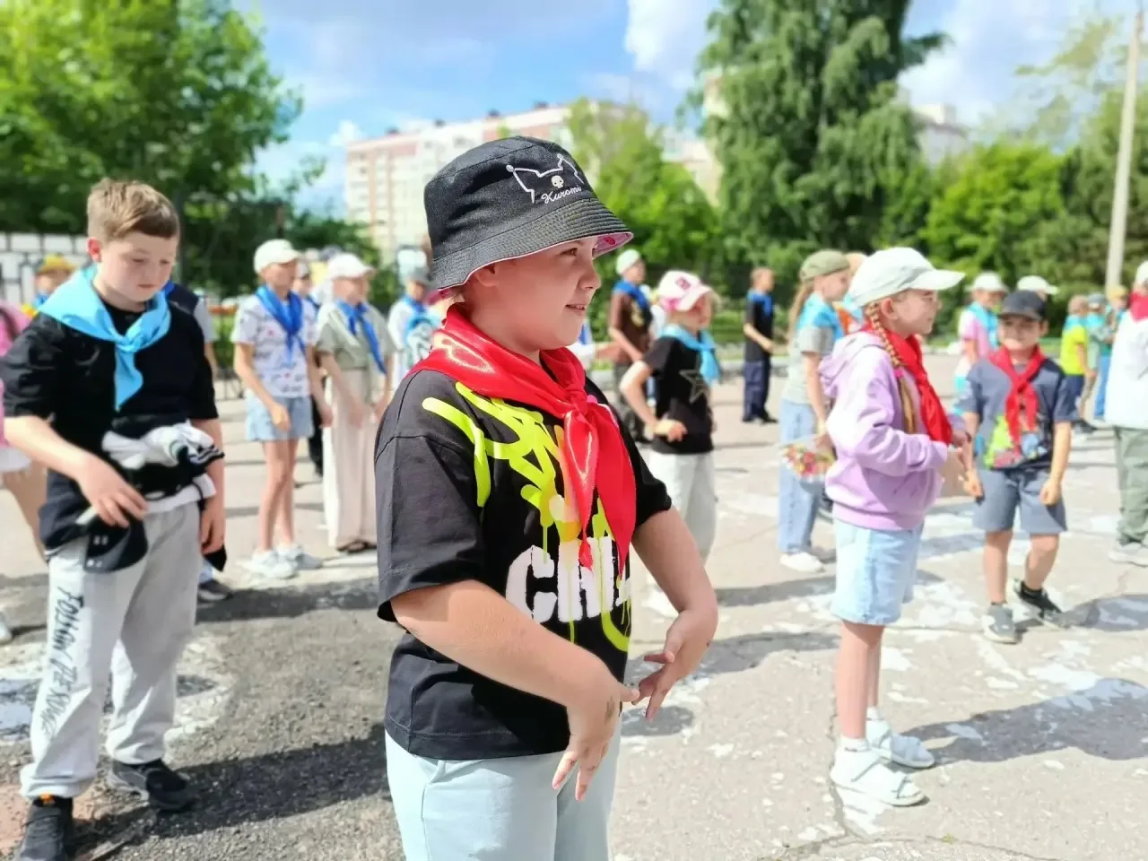☀️14 день летней смены «Сурские Орлята: под знаком Единства»☀️

Утро началось с бодрящей зарядки – и
