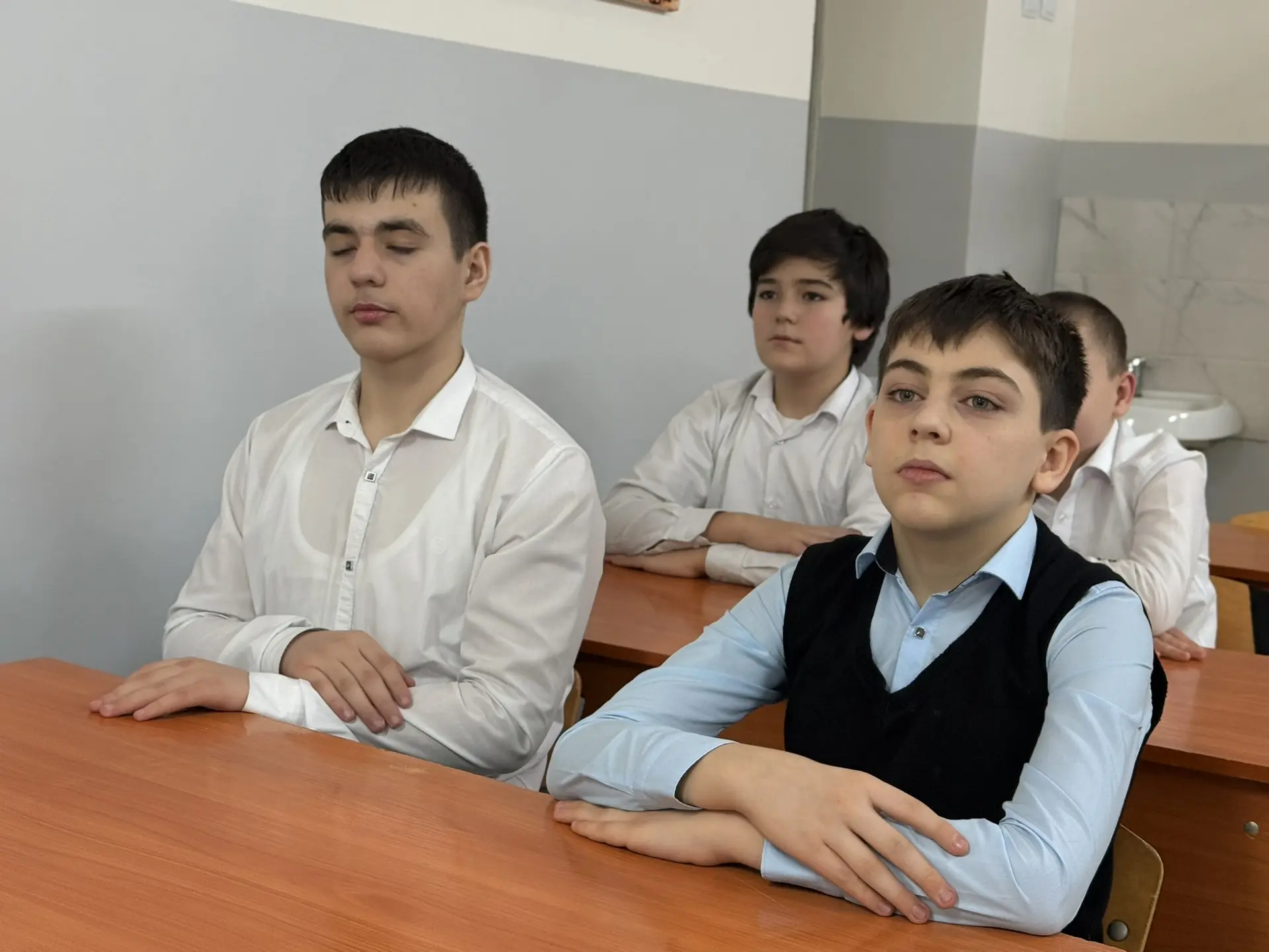 В МБОУ «СОШ №65» города Грозного прошло внеурочное занятие под названием «Россия – мои горизонты», п