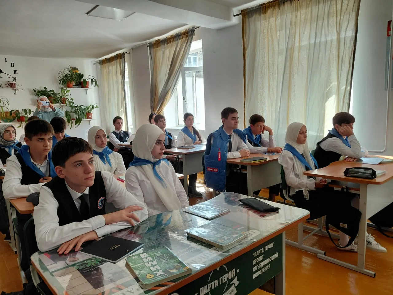 В рамках акции «По следам героев» для активистов Движения Первых лицея был организован ...