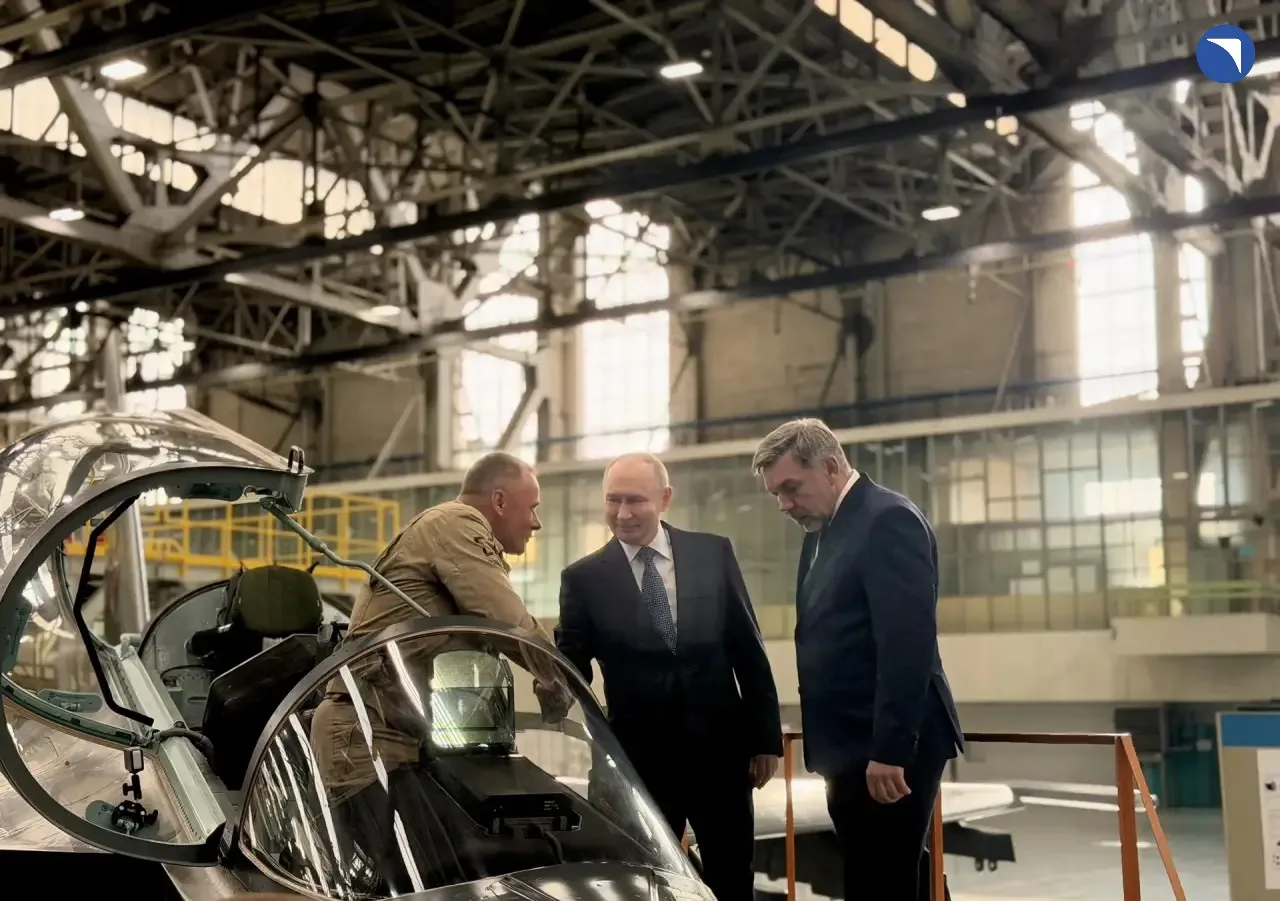 ⚡️Владимиру Путину впервые продемонстрировали модернизированный учебно-боевой самолет Як-130М

✈️О х