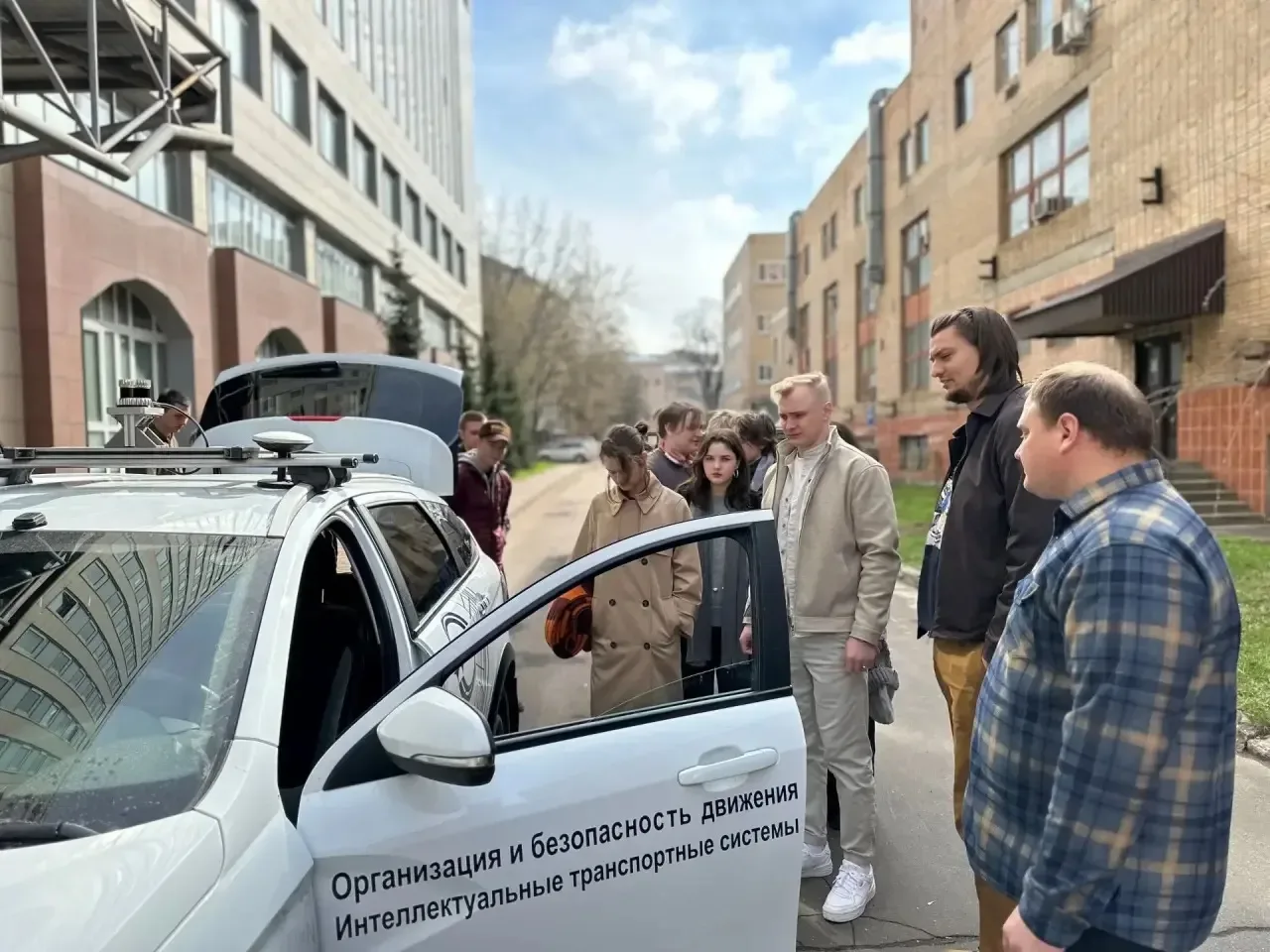 🚗 МАДИ познакомил столичных школьников с транспортом будущего  🏫 Учащиеся московской школы №152 стал