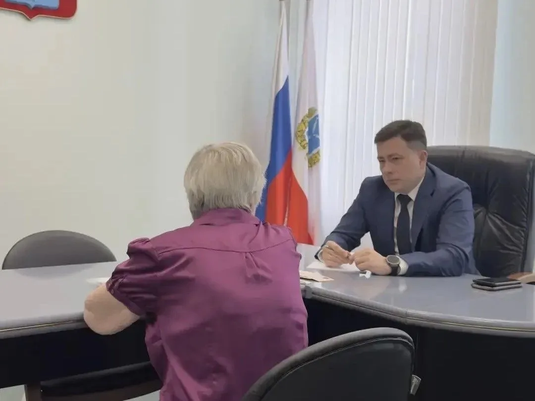 Сегодня в управлении по работе с обращениями граждан Правительства области провел личны...