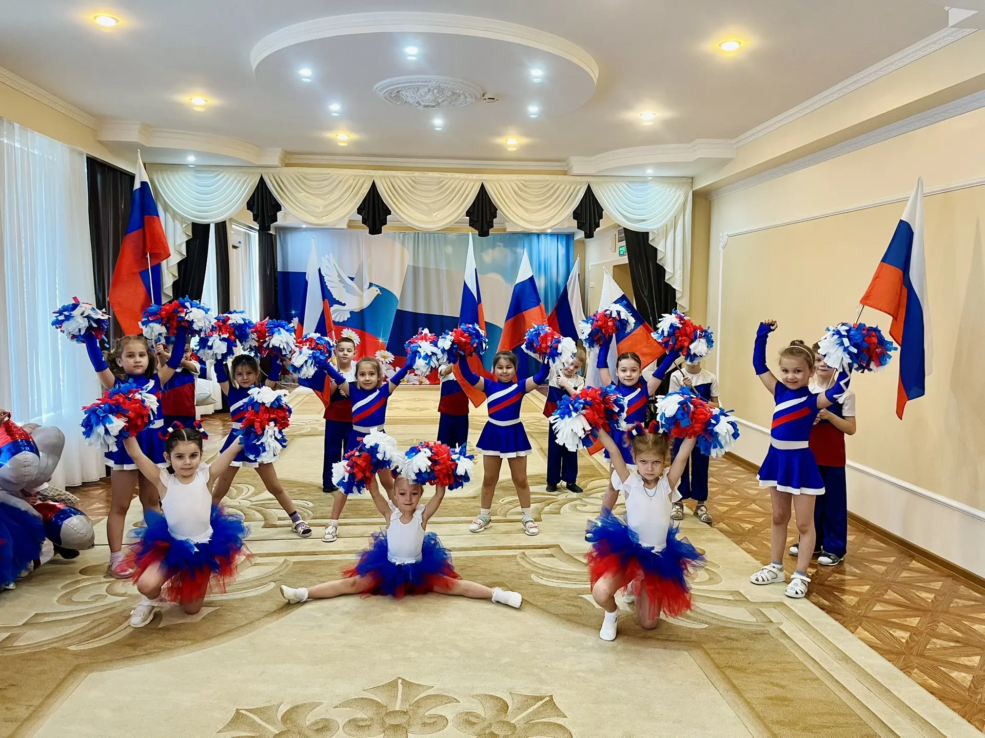 🇷🇺 10 июня в нашем детском саду прошло праздничное мероприятие «Россия — это мы», посвящённое Дню 