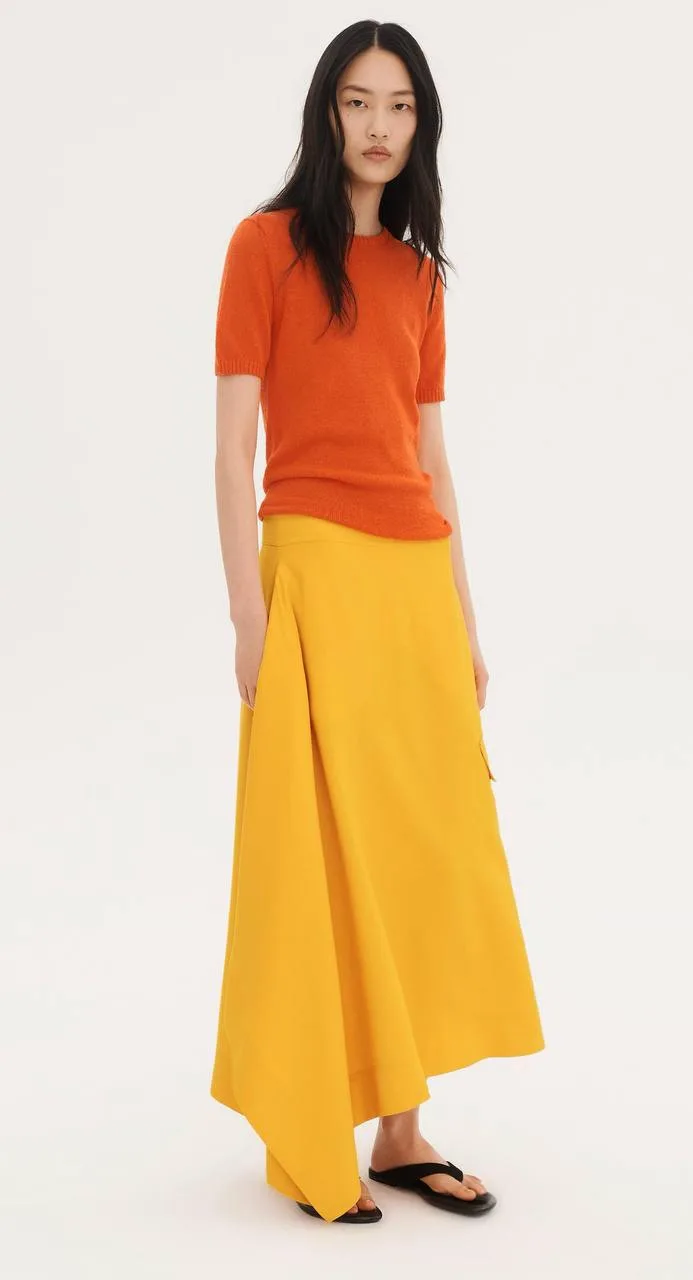 ZARA

Топ трикотаж — 4 050₽
Юбка — 9 450₽
Рубашка розовая — 6 750₽
Рубашка оранжевая — 5 400₽

Для о