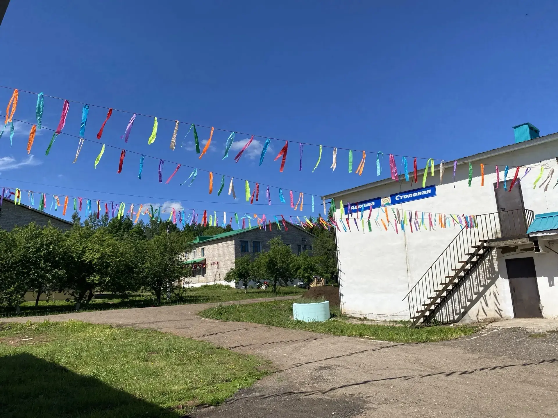 Лагерь ждёт! 🏕️ Идёт финальный этап подготовки к заезду ребят. Наша территория преобра...
