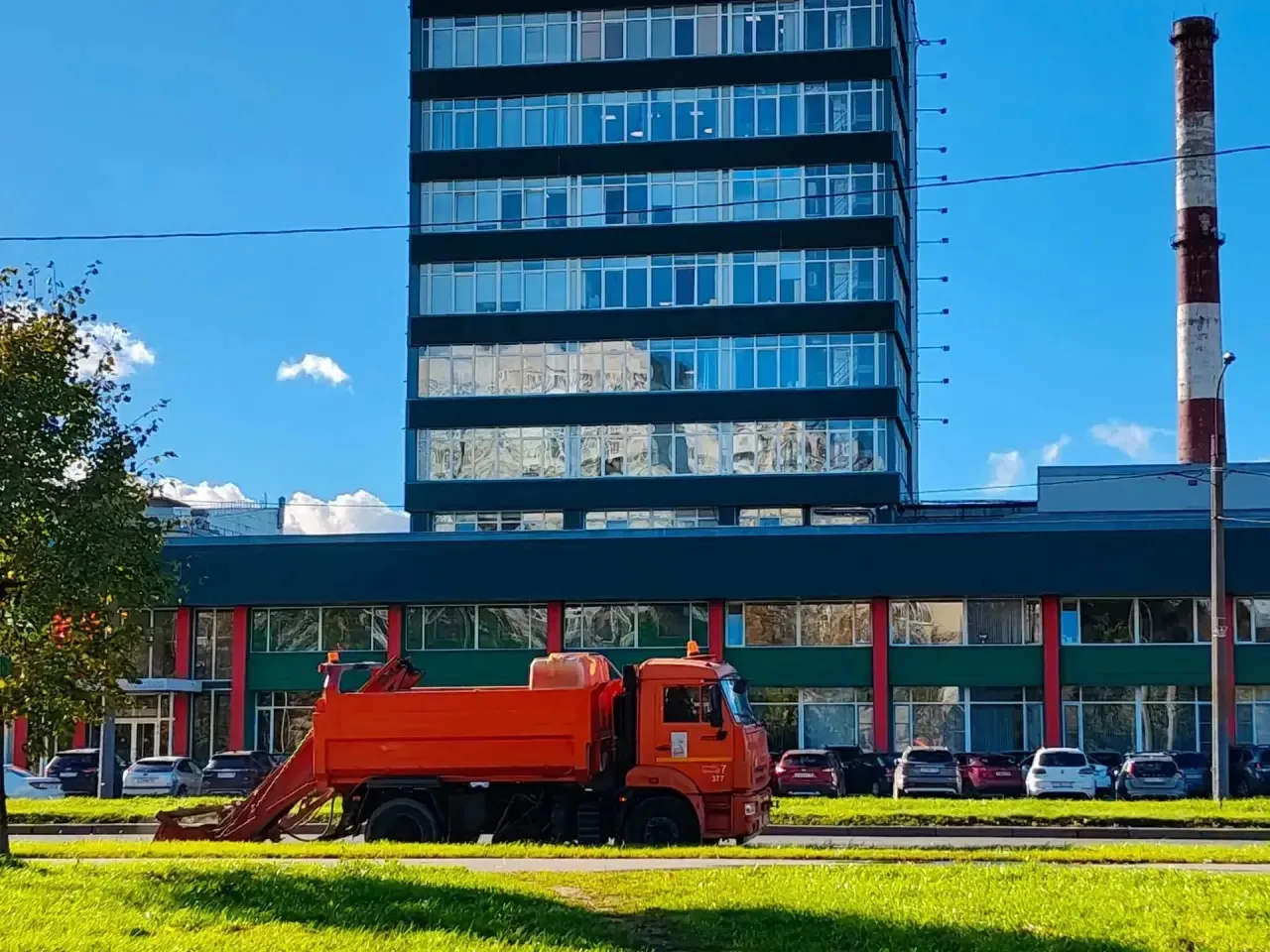 📢 Внимание: штормовое предупреждение в Санкт‑Петербурге!