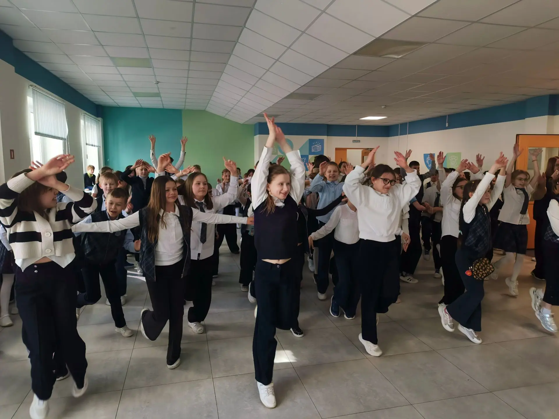 В рамках недели физической культуры и спорта в начальной школе прошли «Переменки здоровья»! 💪⚽ Знает