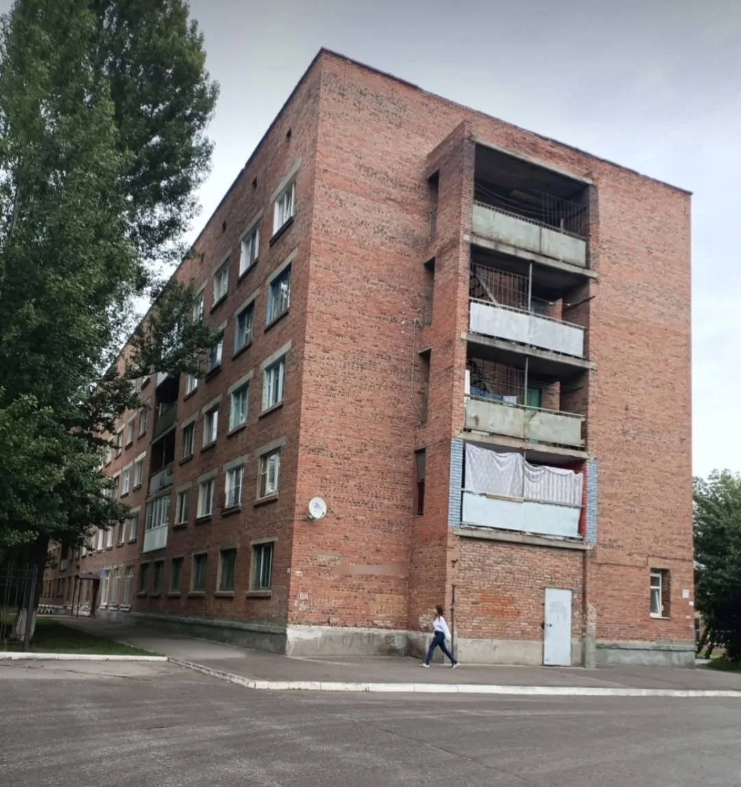 В омском общежитии женщина зарезала мужа из-за спора о том, что смотреть по телевизору