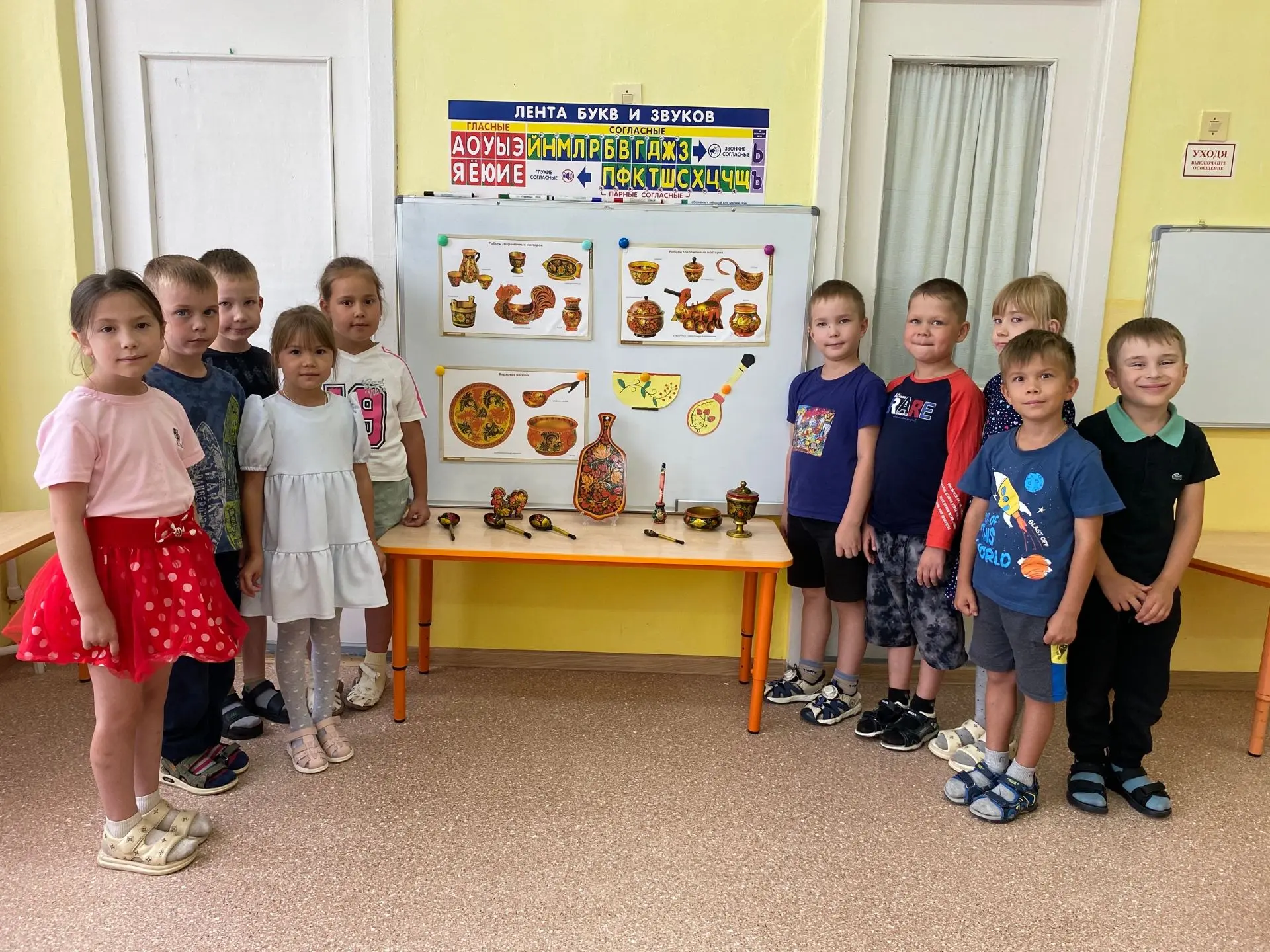 Завершая неделю народного творчества, воспитанники группы «Аленький цветочек» закрепили знания об ис