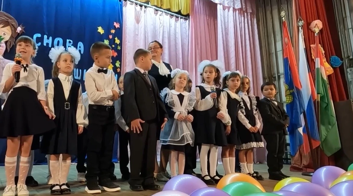 «Традиции, которые нас объединяют» ❤️У каждой школы есть свои маленькие ритуалы — и име...