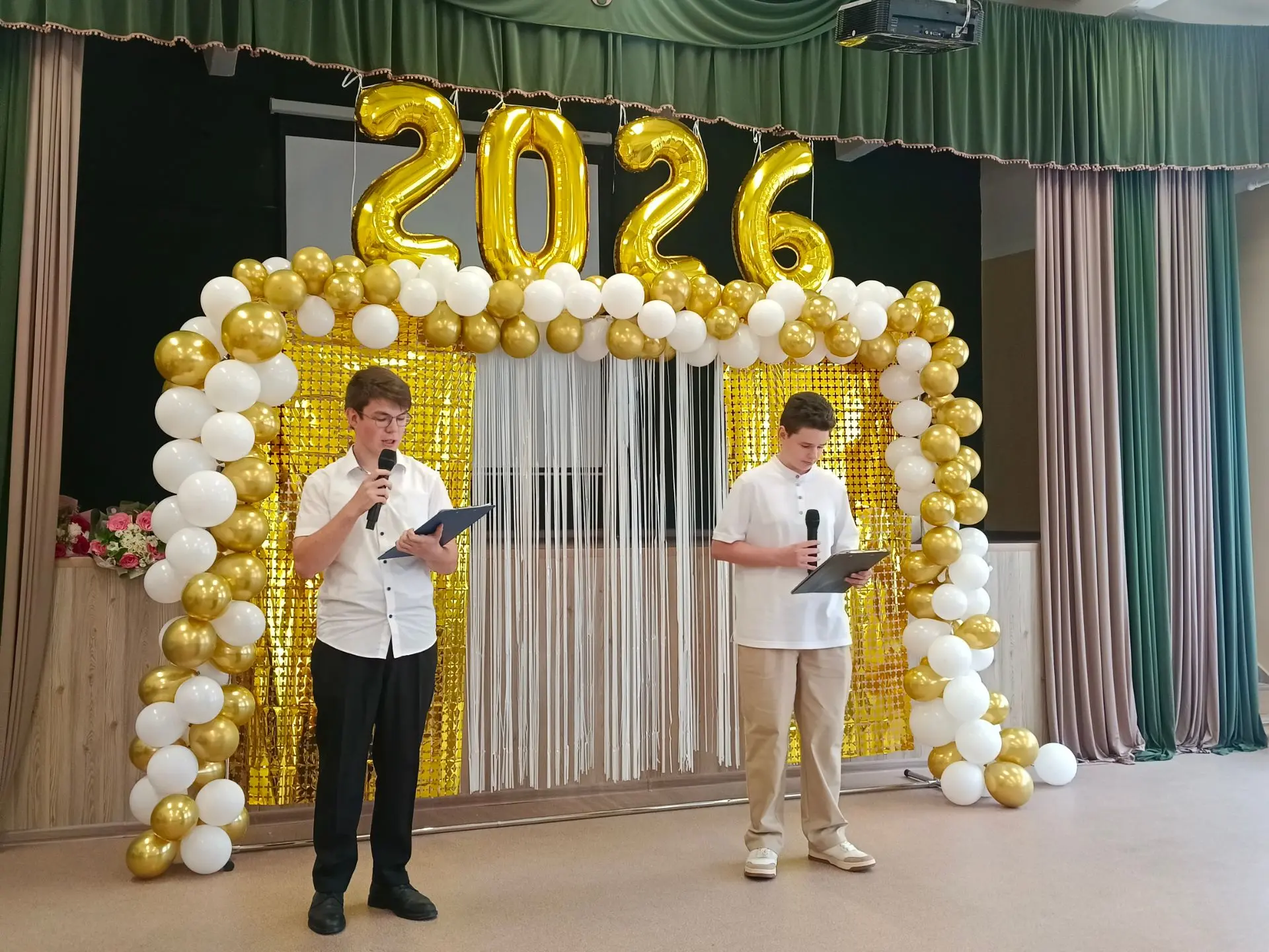 🎓 В добрый путь, выпускники-2026!

27 июля в нашей школе состоялось главное событие этого лета - Вы