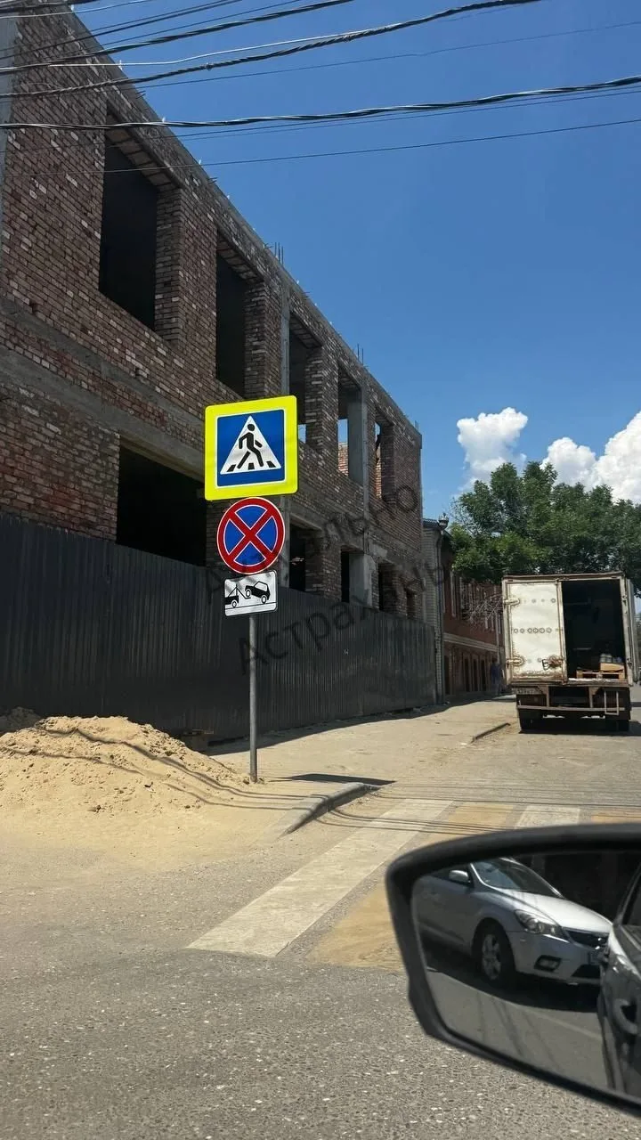 🚗На территории рынка Больших Исад ввели новые ограничения, запрещающие стоянку автомобилей.

Теперь