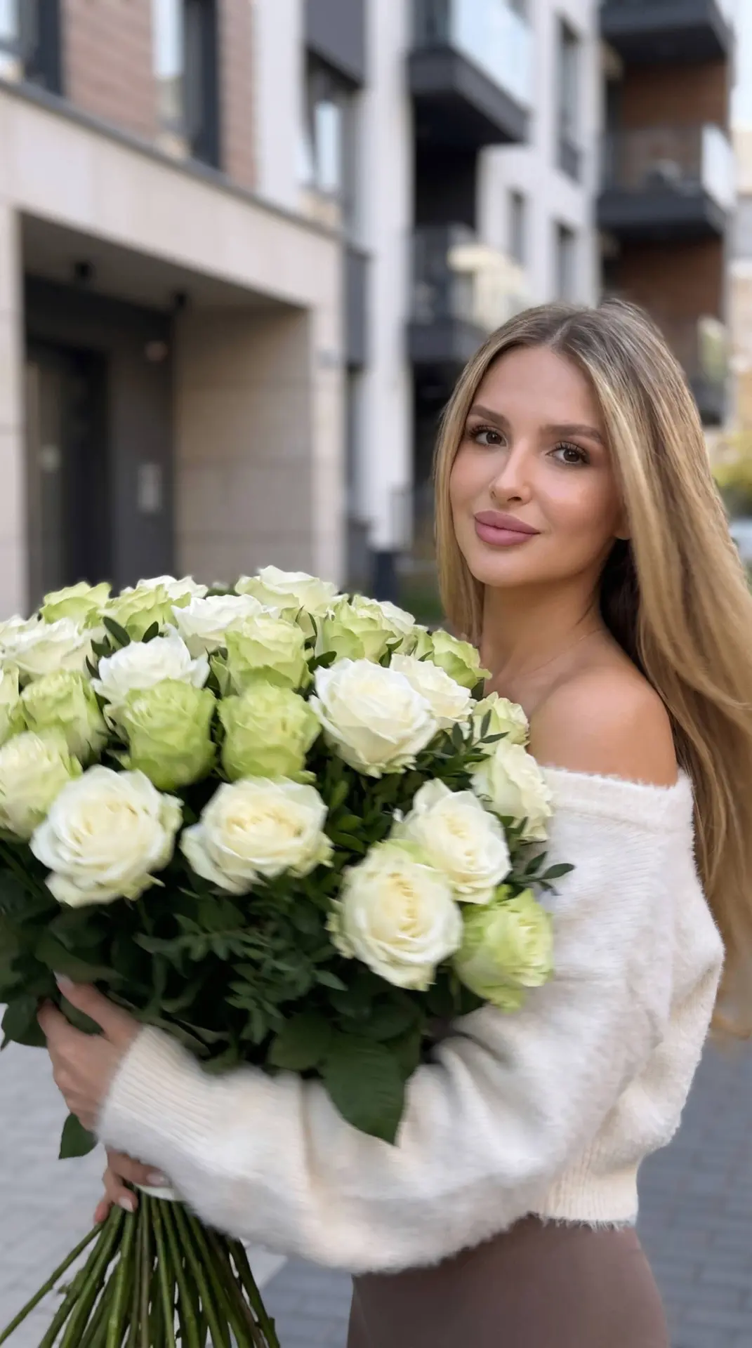 Создай портрет, не меняя черты лица.