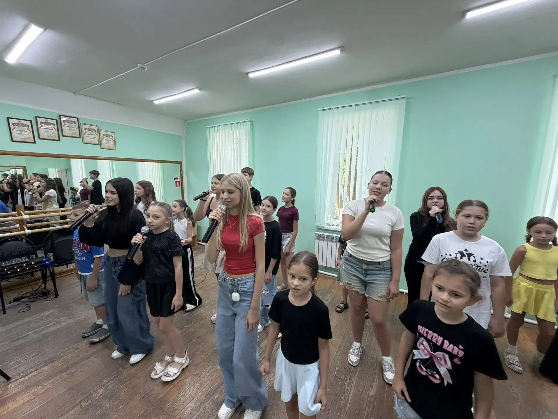 Лето — время отдыха? Только не для нас! ☀️🎤