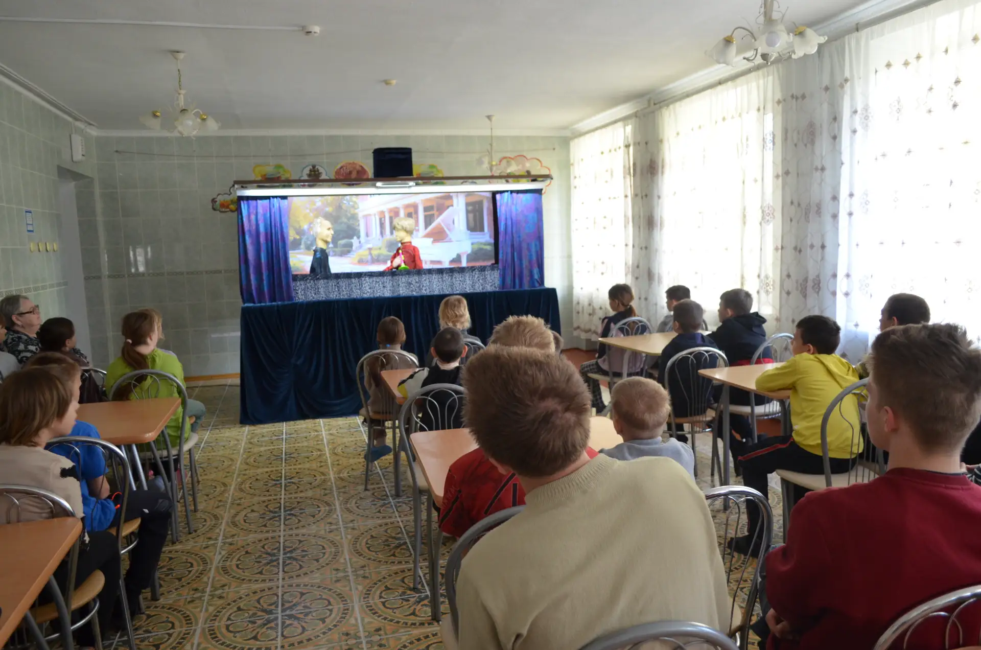 Кукольный театр в гостях у ребят