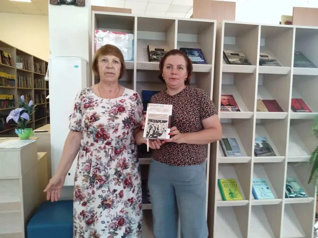 📚 Презентация книги.

24 июля в библиотеке пгт Сибирцево состоялась презентация книги Арсения Несме
