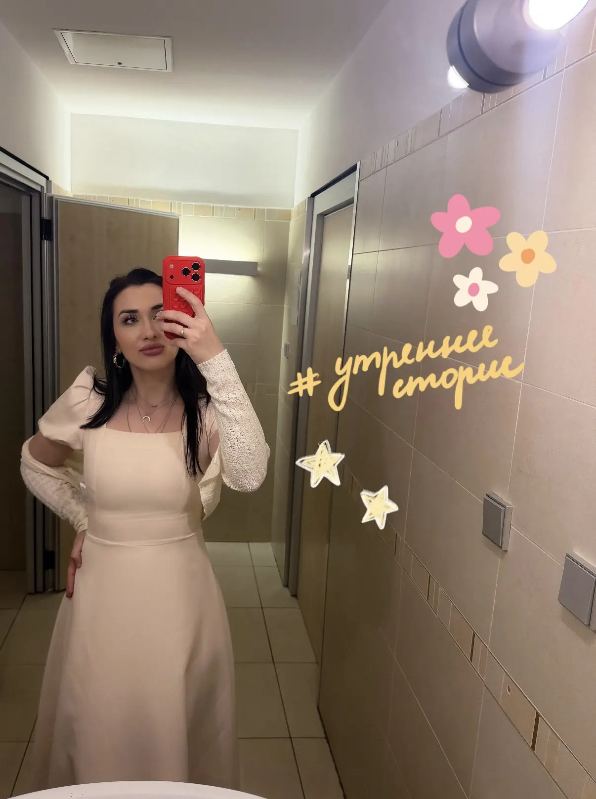 Немножко выпала из соцсетей и на это были причины 🌸 
В обед сегодня гуляла по центру — смотрите, ка