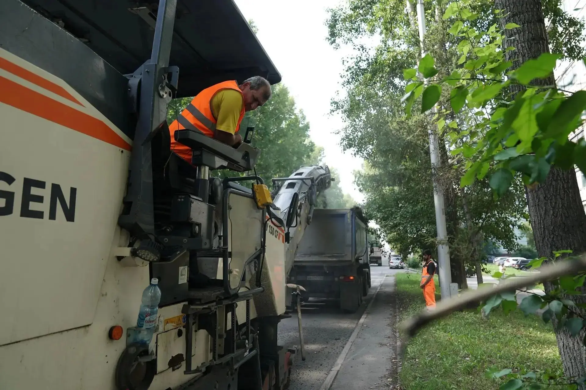 В Кемерове подрядчик начал фрезерование участка улицы Марковцева от Ленинградского до С...
