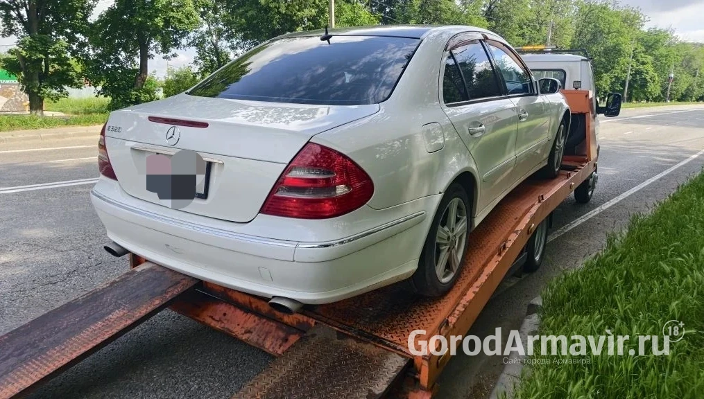 В Армавире задержан водитель Mercedes без прав
______
В Армавире 14 июня примерно в 08:00 на улице Е