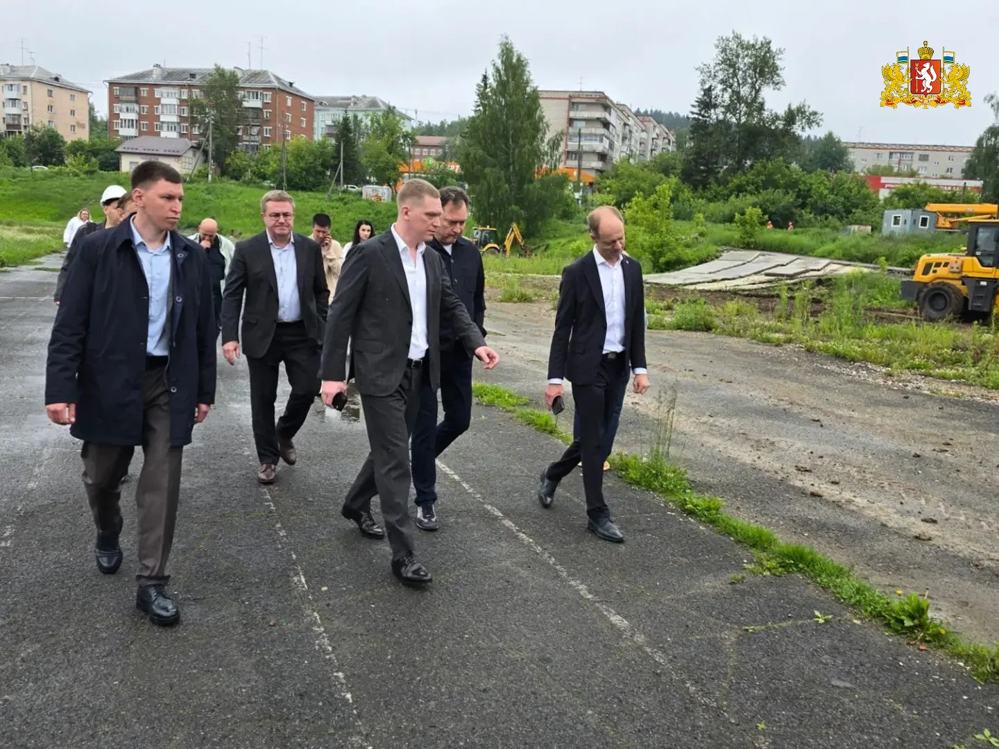 🏟️ Больше спорта: новый ФОК будет построен в Дегтярске – строители приступили к подготовке площадки