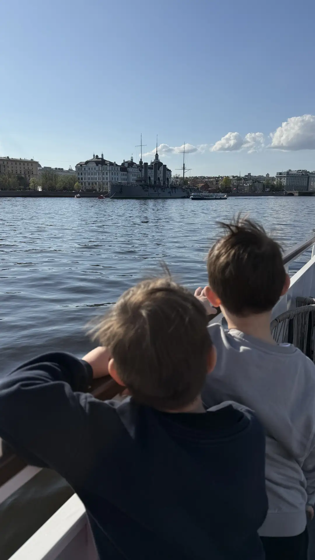 Я устала. И это нормально
Про материнство, бизнес и миф о балансе

Я устала. В конце этого учебного 