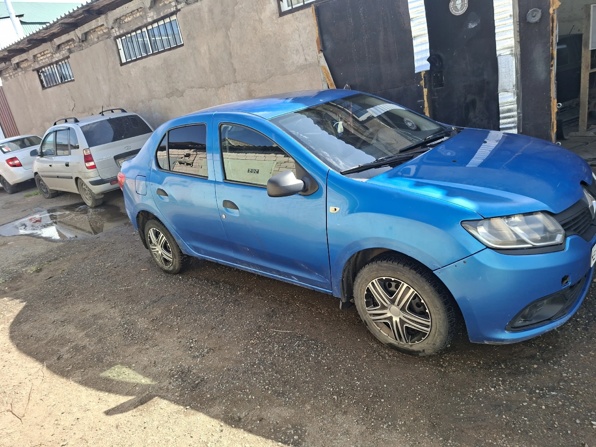 Renault Logan II, 1.6 MT (82 л.с.)