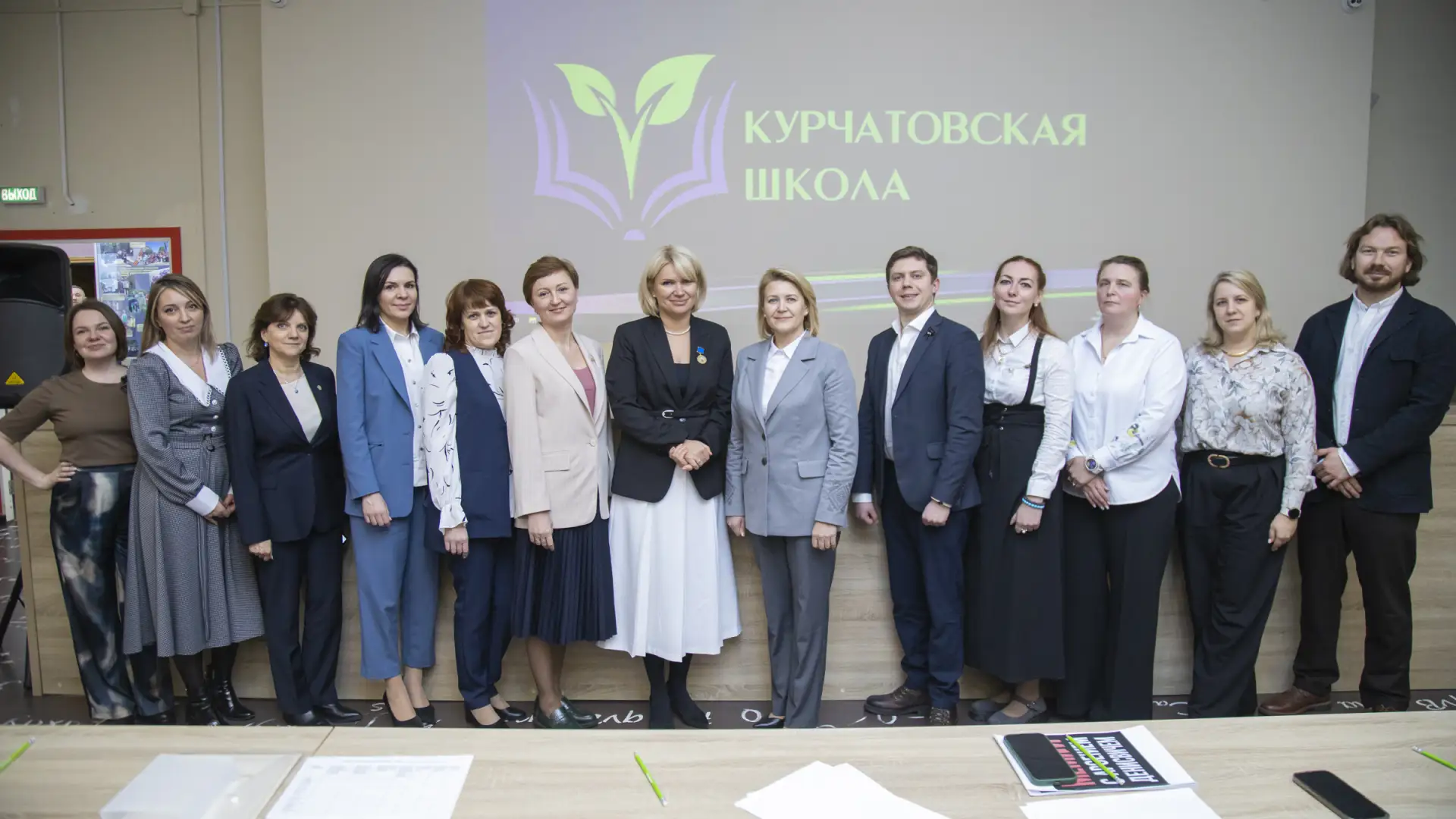 КЛАССНЫЙ РУКОВОДИТЕЛЬ — КЛАССНЫЙ ВО ВСЁМ  В школе завершился третий этап конкурса «Классный во всём 