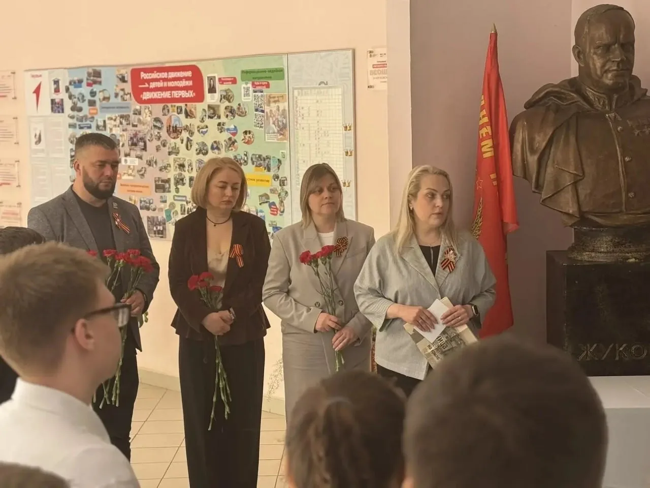 🪖 Вахта Памяти: связь поколений в школе №7

В МБОУ «СОШ №7» состоялось торжественное открытие «Вахт
