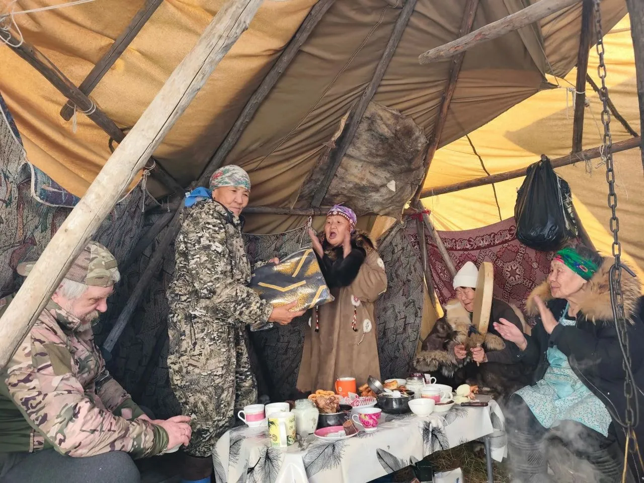Хранители традиций: в селе Кепервеем прошло «Чаепитие в яранге» ☕️✨
