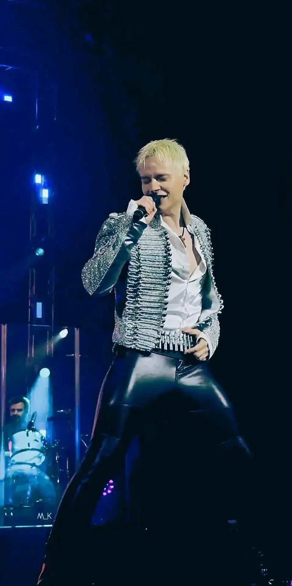 “Show must go on!”