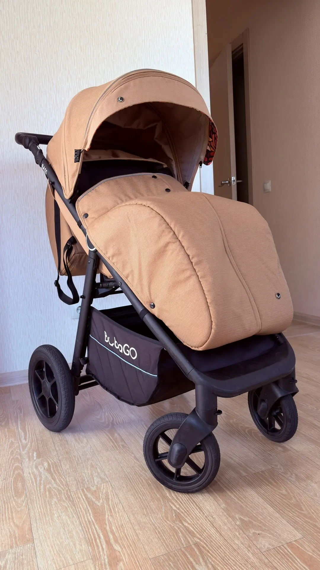 Продам всесезонную прогулочную коляску bubago bass, после одного ребенка.
