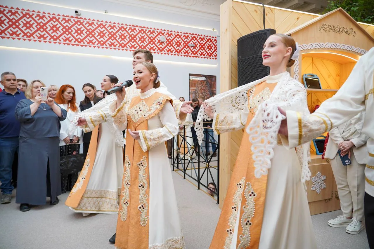 ❄️ На Невском проспекте новая туристическая точка: культурный центр «Вологда»

Площадка познакомит п