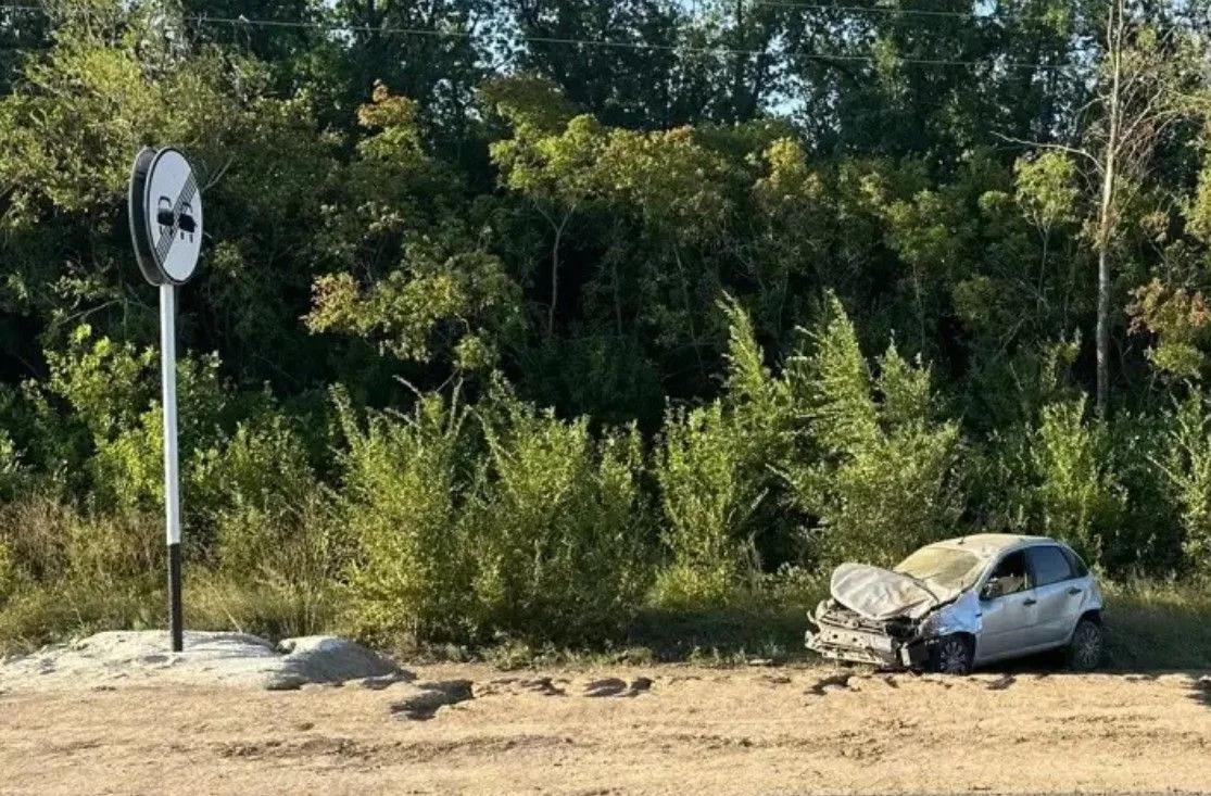 Водитель погиб, пассажир — в больнице с травмами
