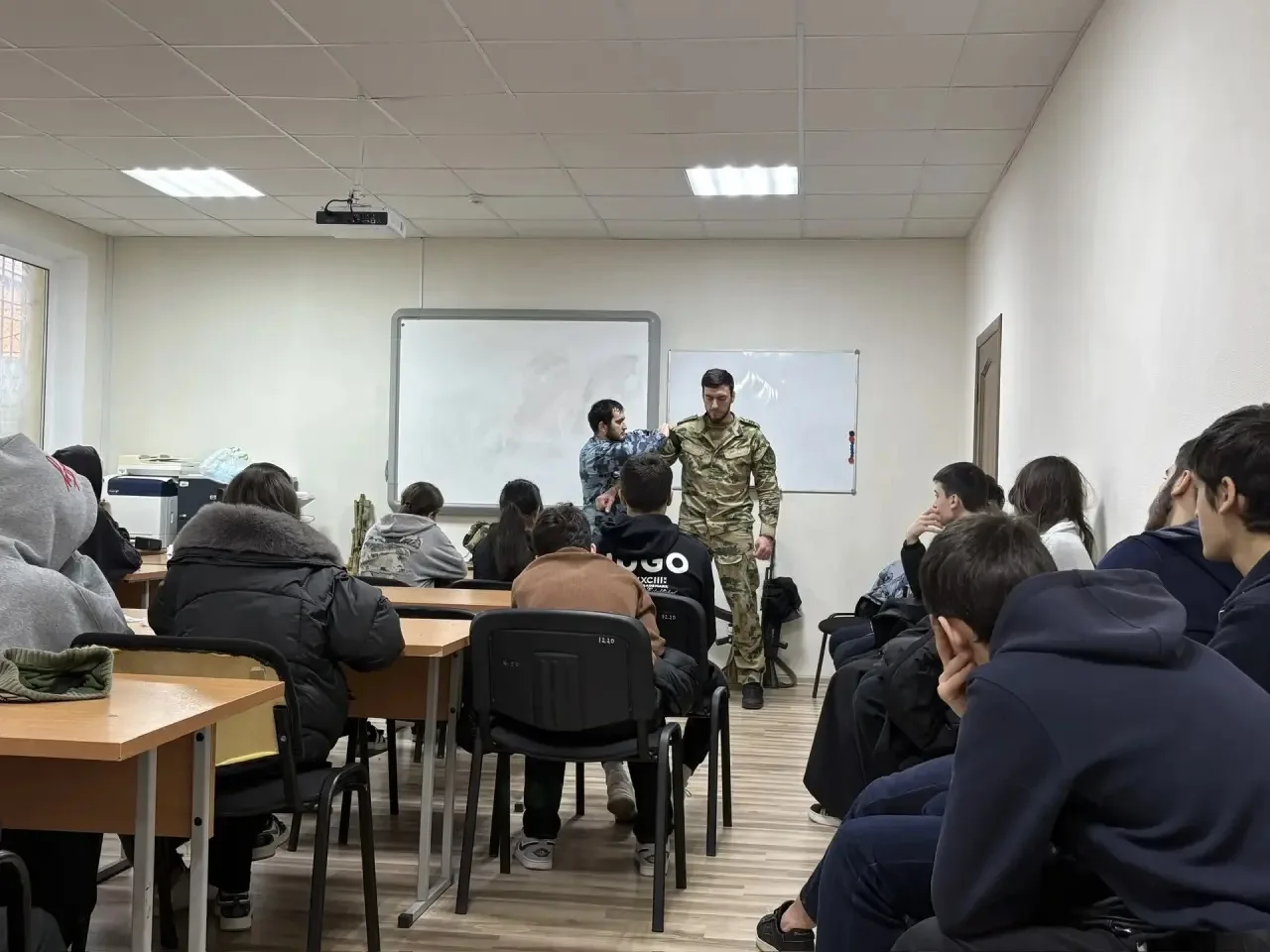В преддверии Дня защитника Отечества, обучающиеся десятых классов нашей школы,  посетили спецподразд