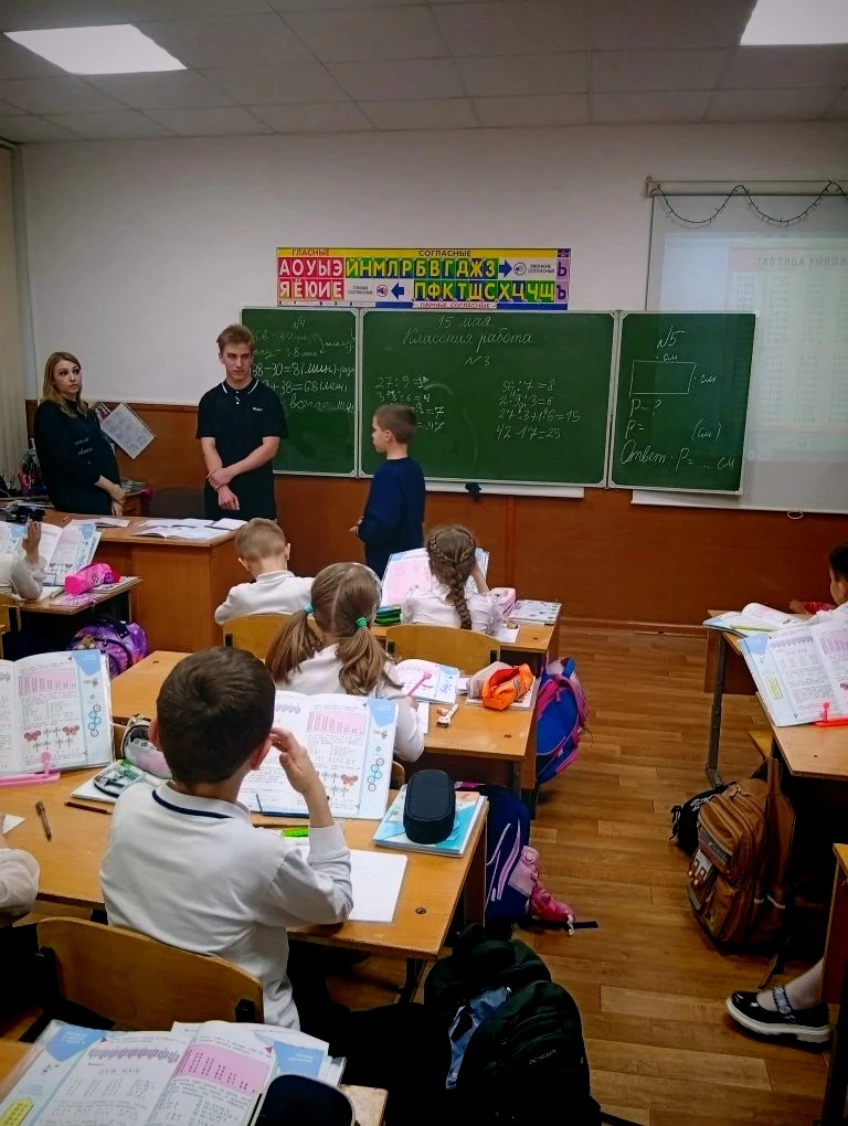 ✨ Наши старшеклассники из психолого-педагогического класса попробовали себя в роли настоящих учителе