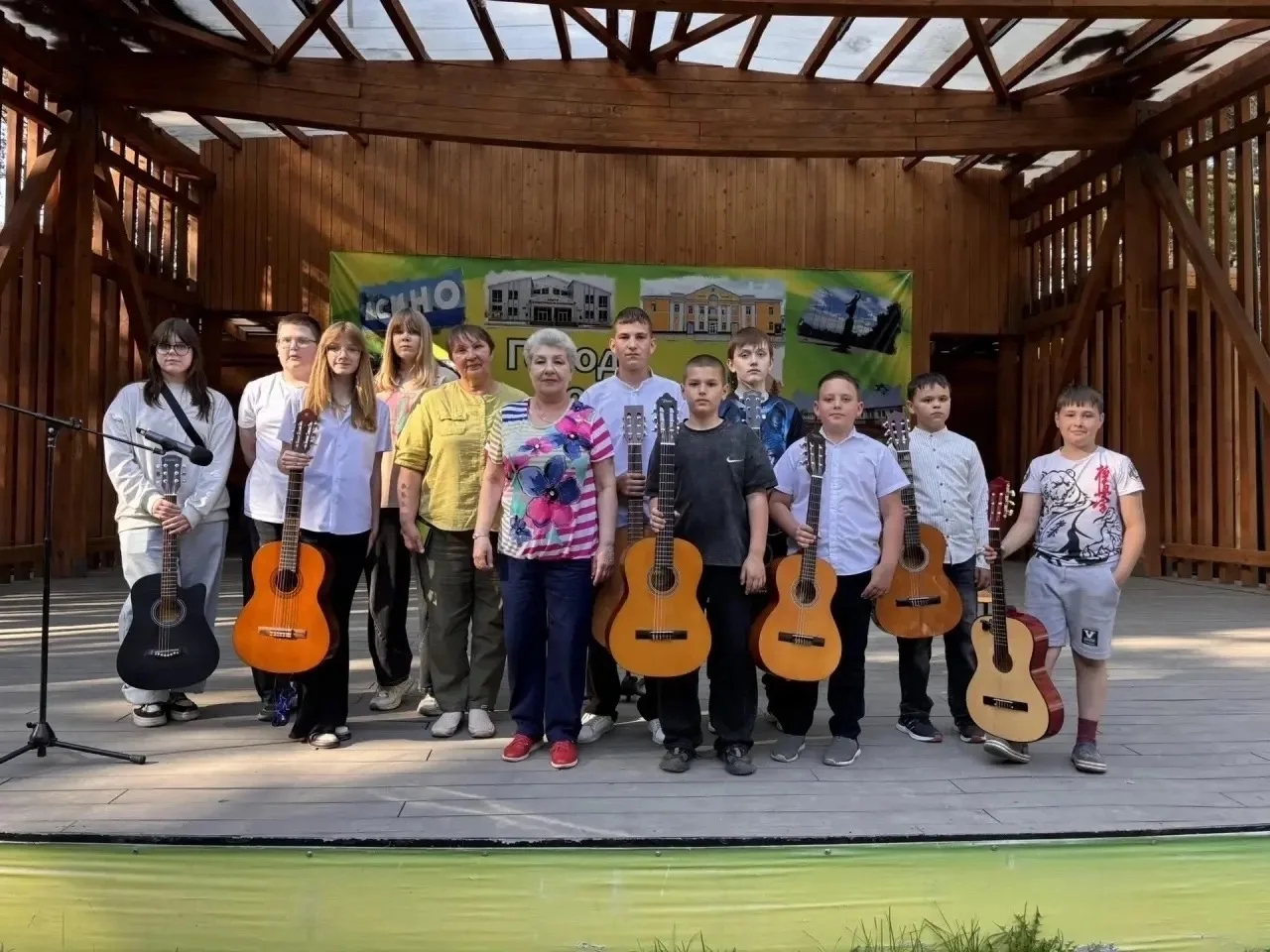 Гитарный день в городском парке: мастер‑класс от Асиновской ДШИ 🎸