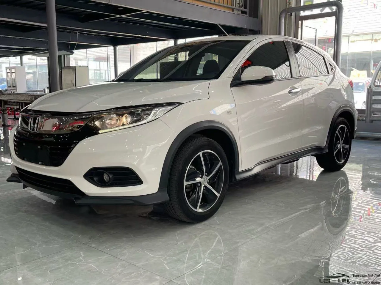 🚗🇨🇳Honda Vezel 2020 1.5L CVT Pioneer 
✅Привод: 2WD
✅Двигатель: 1.5L
✅Дата выпуска: Январь 2022 
✅
