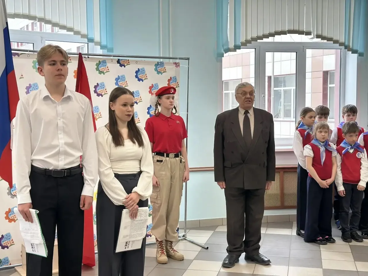 🎖 Торжественное открытие «Вахты памяти»: часовой у Знамени Победы 🎖  Сегодня в Центре образования со
