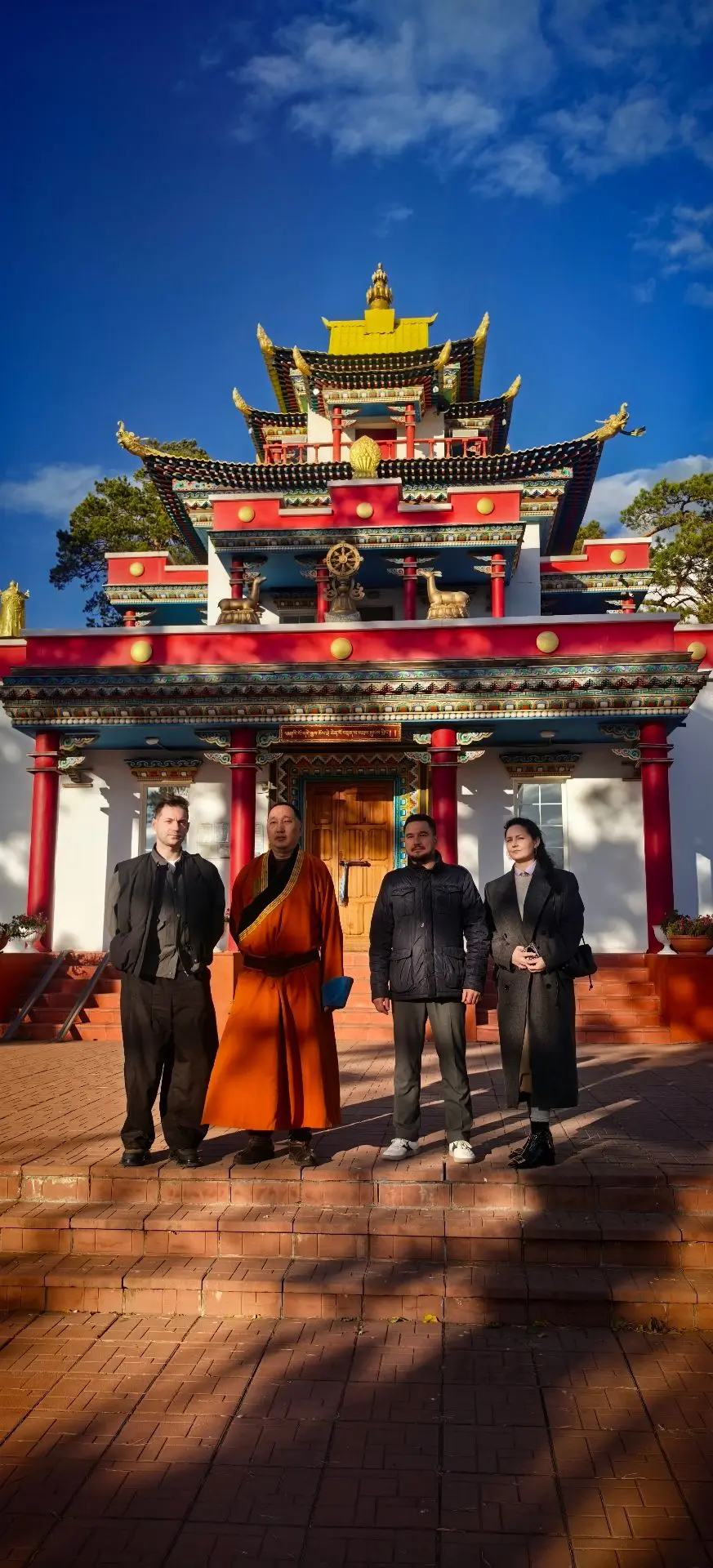 🏯 Радна лама проводит экскурсию для представителей Корпорации развития Дальнего Восток...