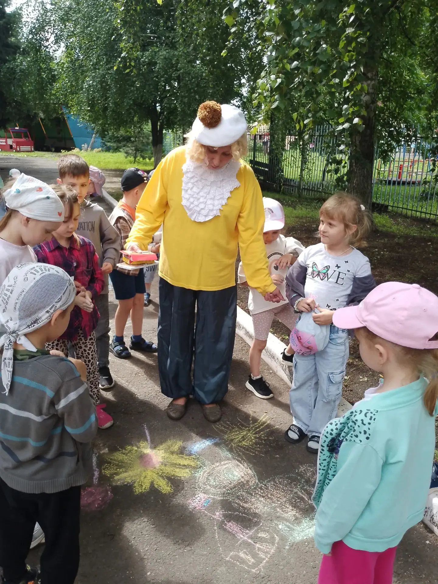 📌Группа "Почемучки"
Вот оно какое наше лето, 
Лето ярким солнышком согрето! ☀️☀️☀️
В группе "Почему