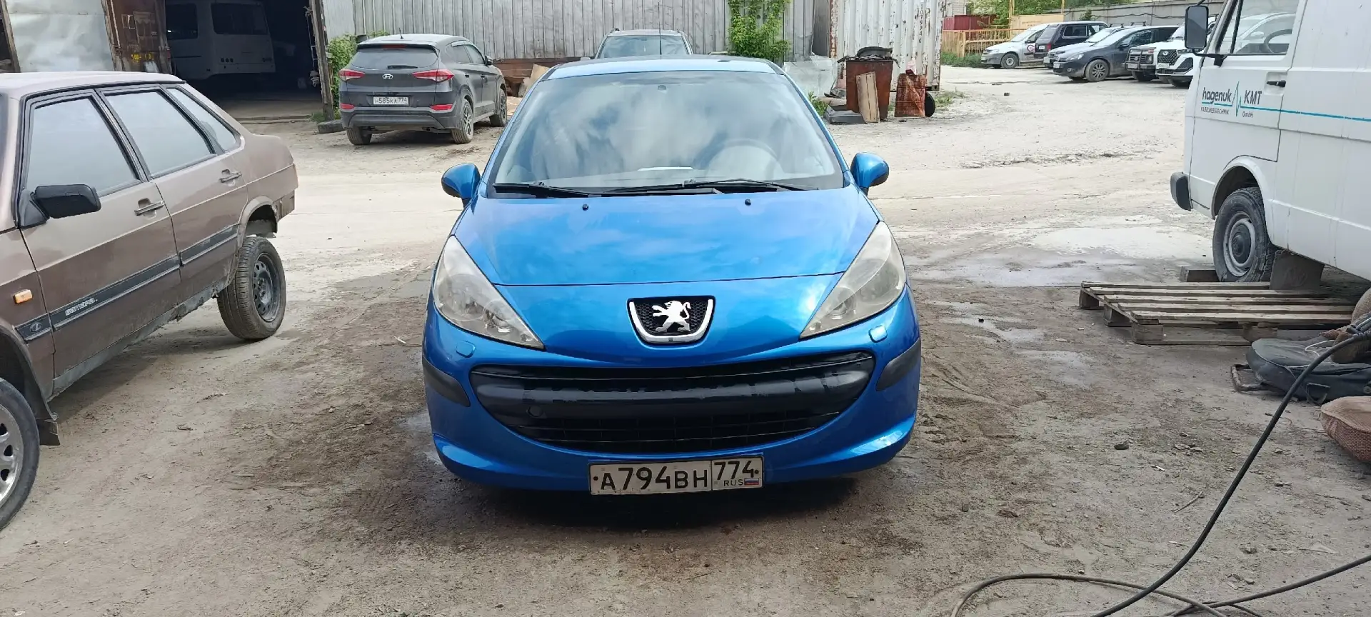 Продам Пежо 207 2007 год 184 000 пробега
1.6 120л.с. автомат
Двигатель и коробка без нареканий
Салон