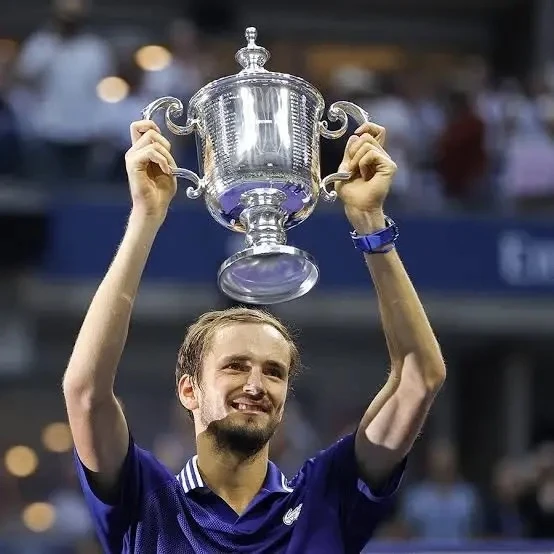 🎾 Медведев выиграл российский финал в Ханчжоу!