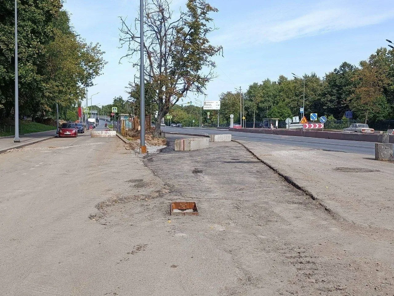 В районе Липецкой продолжается строительство новой объездной дороги. Она понадобится дл...