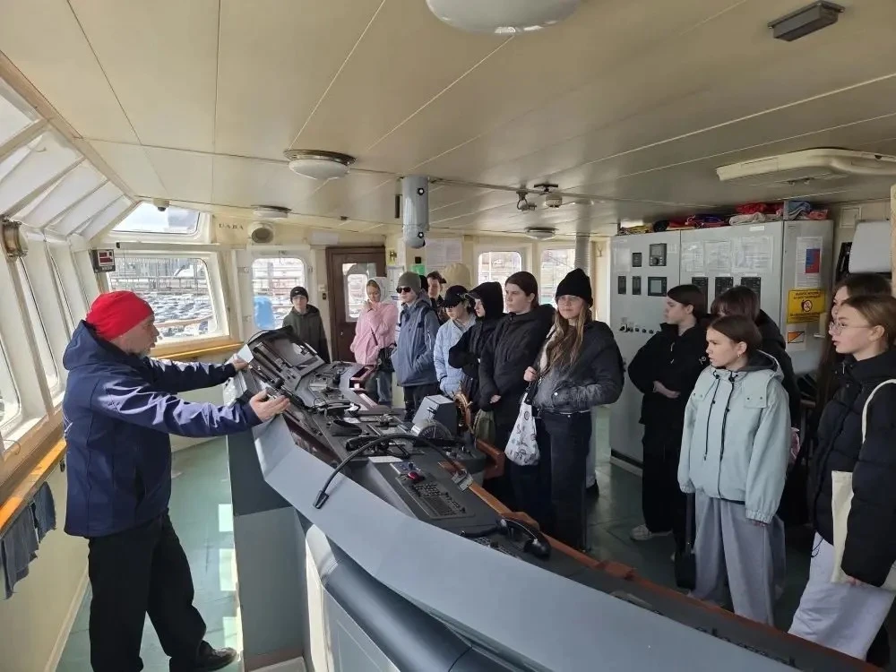 🚢 Экскурсия 7 «Д» класса на ПУС «Надежда»: день, пропитанный морем и приключениями!  Знаете, каково 