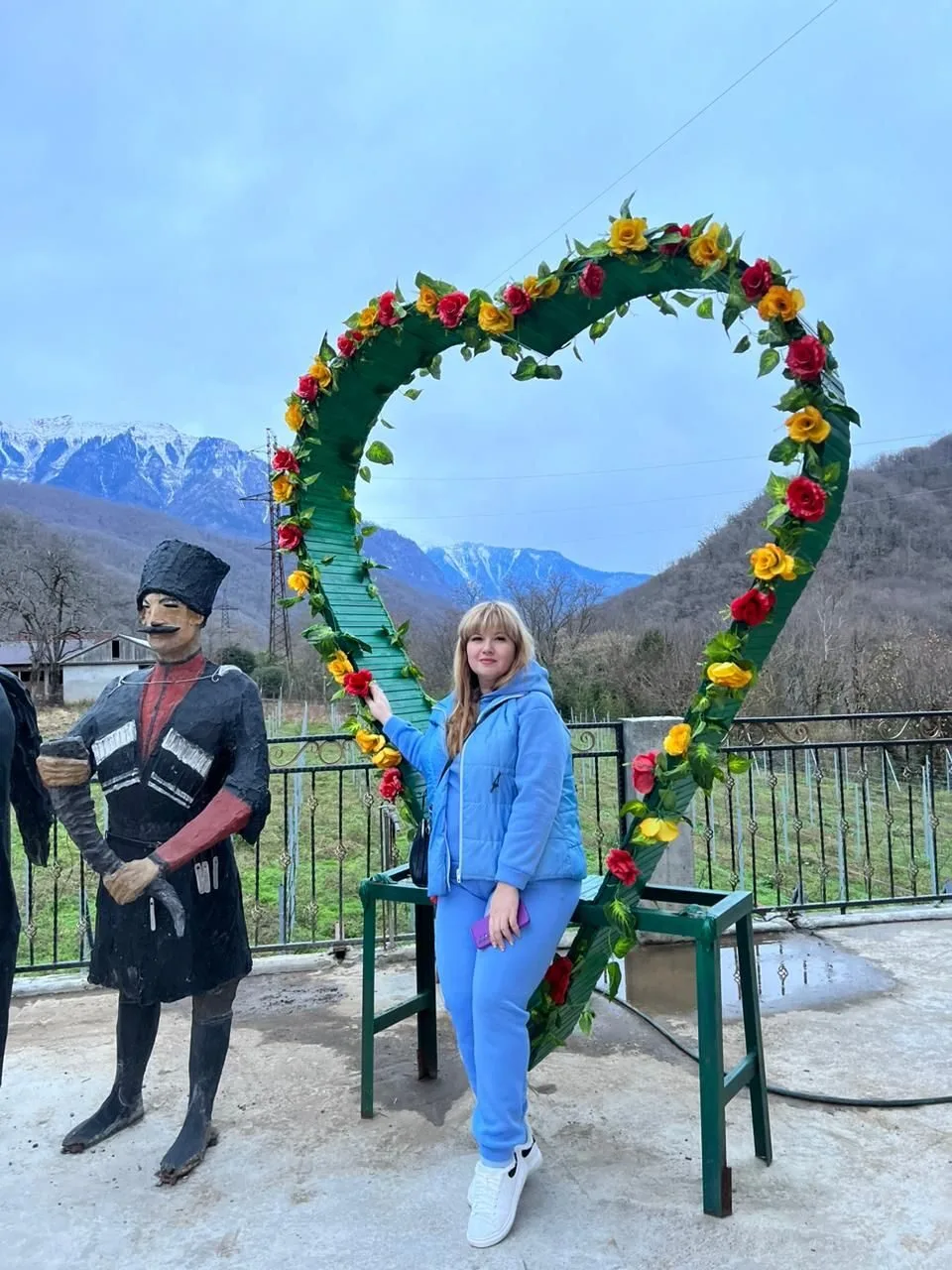 🌴 Абхазия: когда осень — не про дожди, а про тёплое море, ароматы хачапури и истории, ...