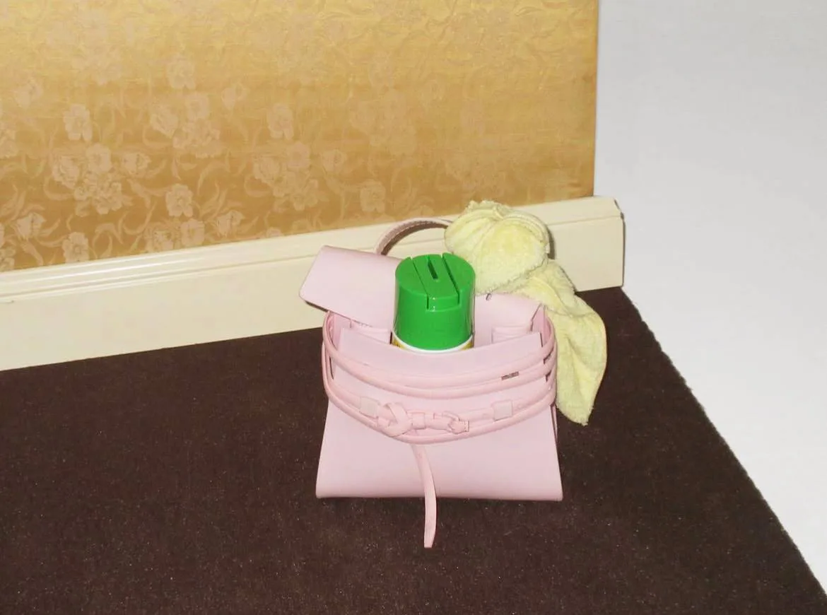 Нравится серия Housekeeping стилистки и фотографа Джейми-Мари Шиптон