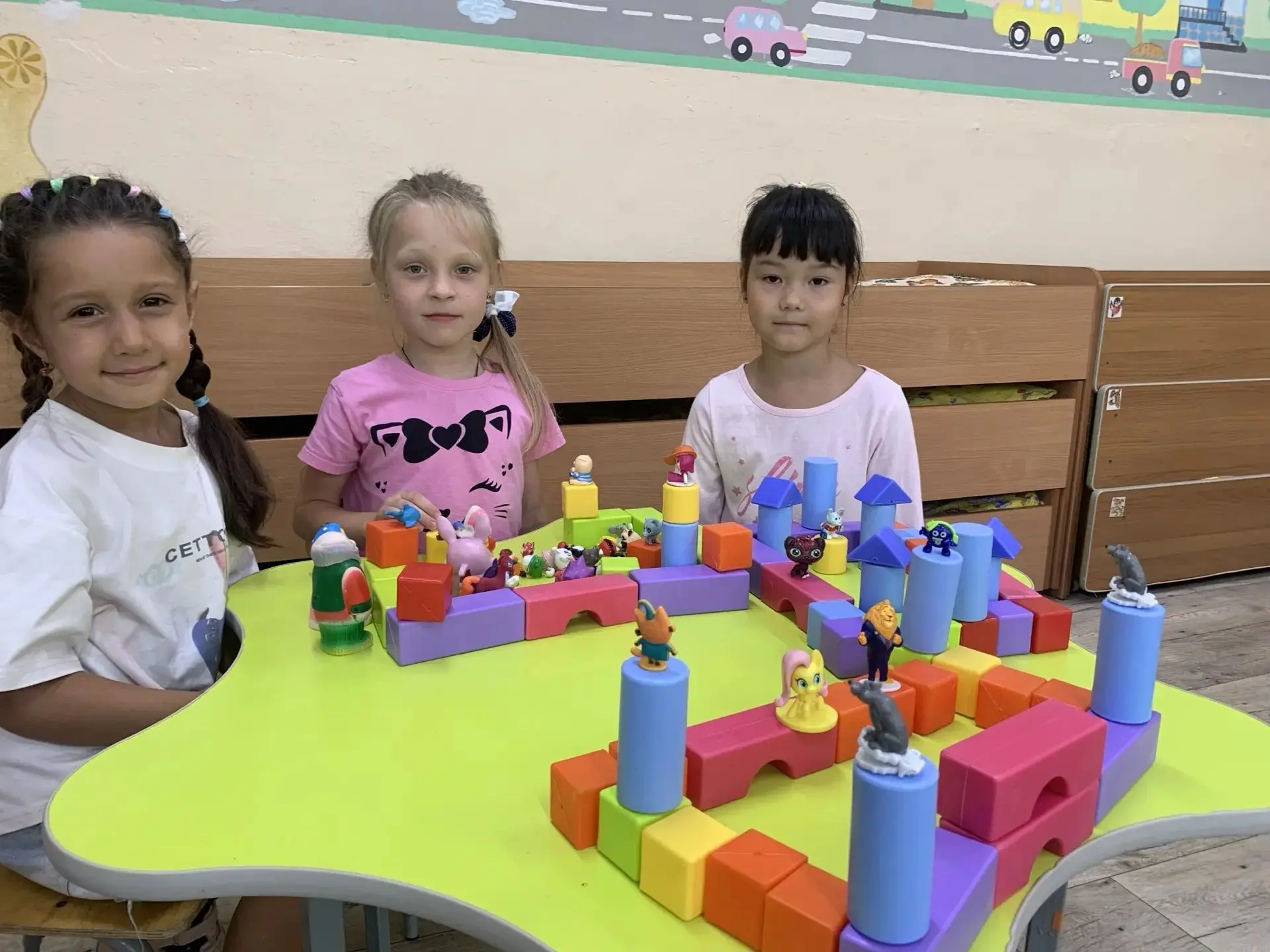 👫В группе «Грамотеи-затейники» подошла к концу неделя, посвященная Дню знаний и дружбе.