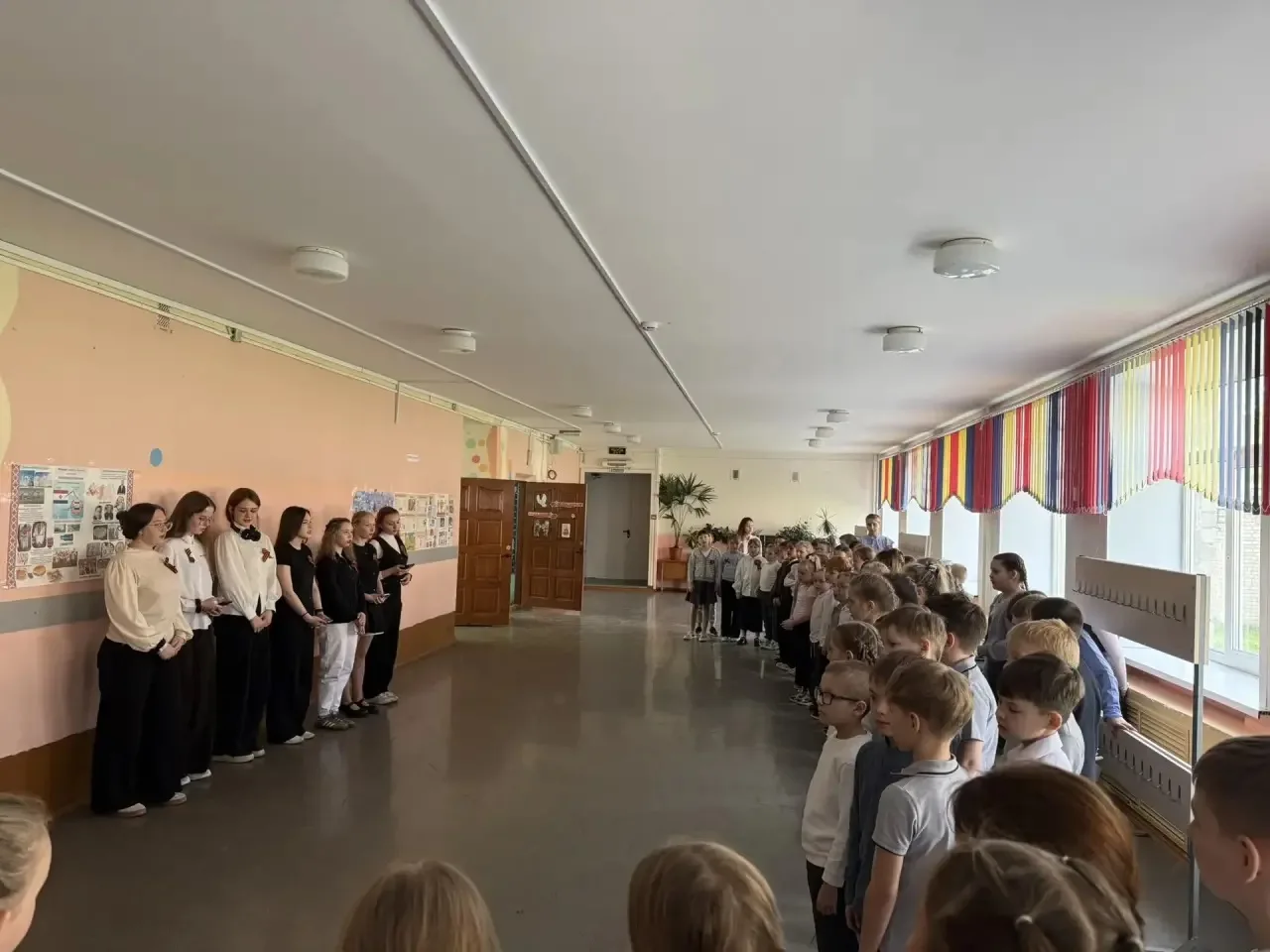 В школе продолжается флешмоб «Голоса Победы»! 🎶❤️🔥  Каждый день — новая песня, новое настроение и жи